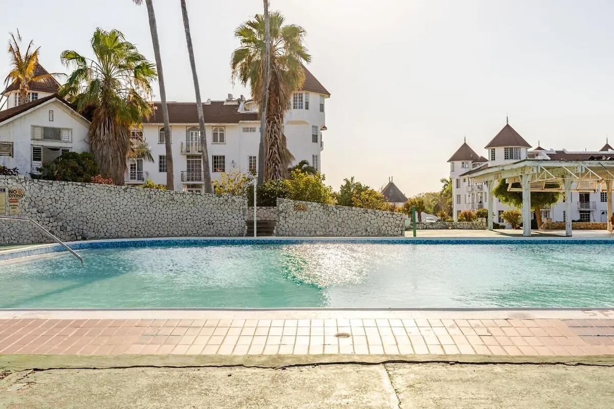 Calypso Villa - 2Bedrm 2Bathrm Pool View & Beach 203 Montego Bay 0*,  Jamaica