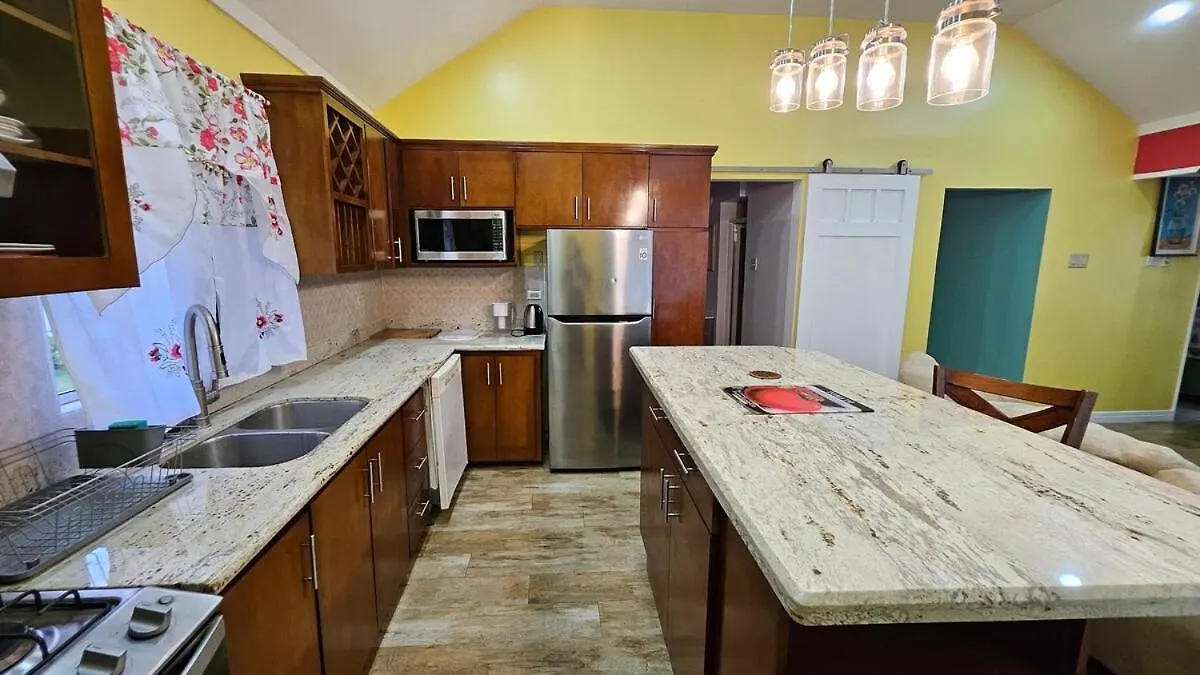 Apartment Calypso Villa - 2Bedrm 2Bathrm Pool View & Beach 203 Montego Bay