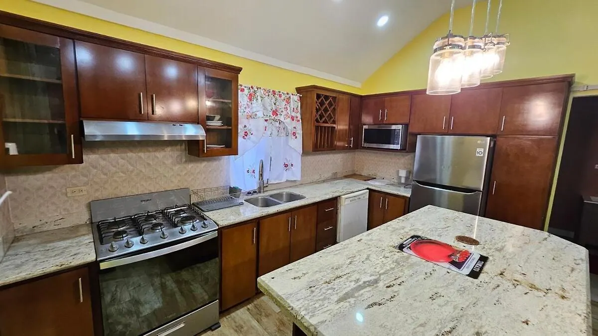 Apartment Calypso Villa - 2Bedrm 2Bathrm Pool View & Beach 203 Montego Bay