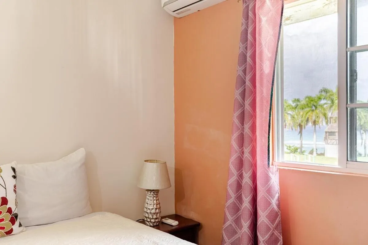 Calypso Villa - 2Bedrm 2Bathrm Pool View & Beach 203 Montego Bay Jamaica