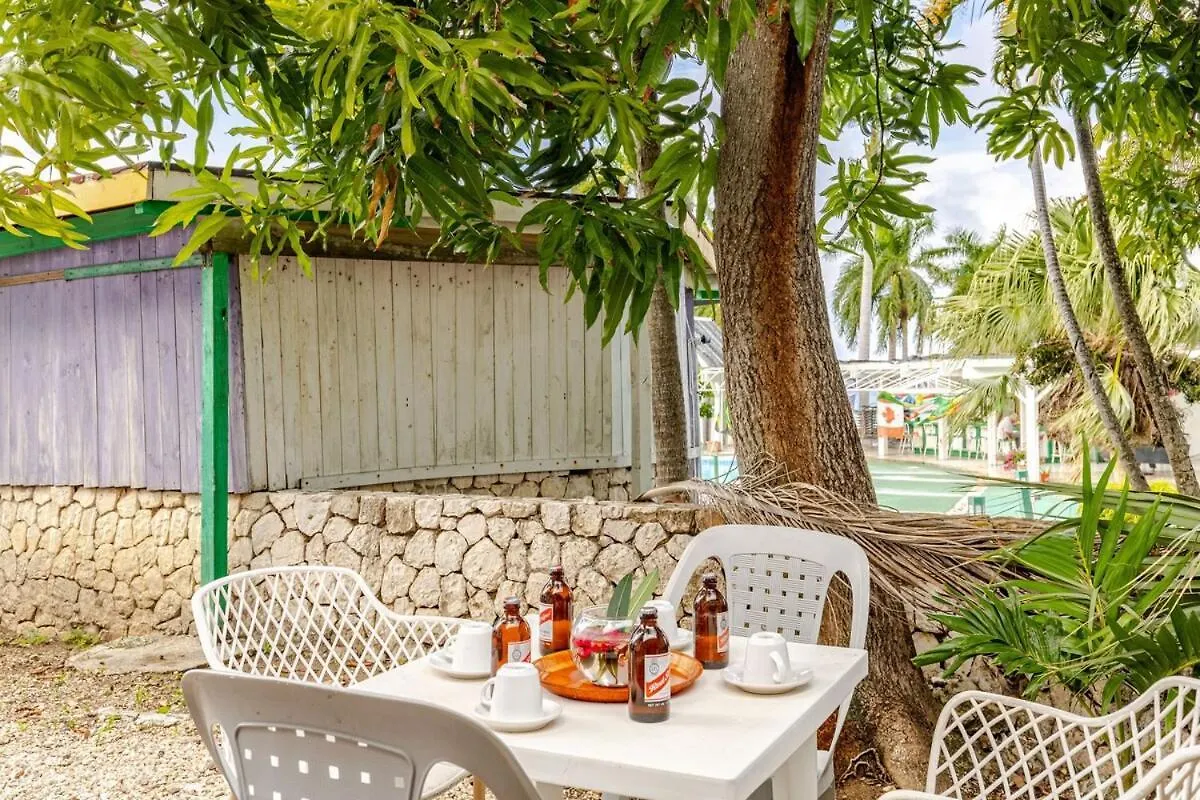 Calypso Villa - 2Bedrm 2Bathrm Pool View & Beach 203 Montego Bay Apartment